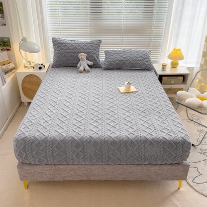 Fleece Fitted Sheet + Free 2 Pillowcases