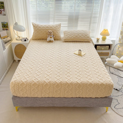 Fleece Fitted Sheet + Free 2 Pillowcases