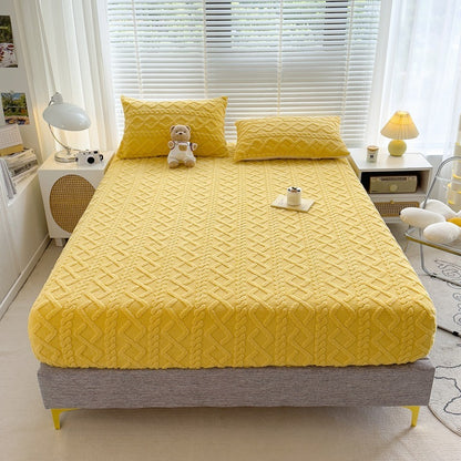 Fleece Fitted Sheet + Free 2 Pillowcases