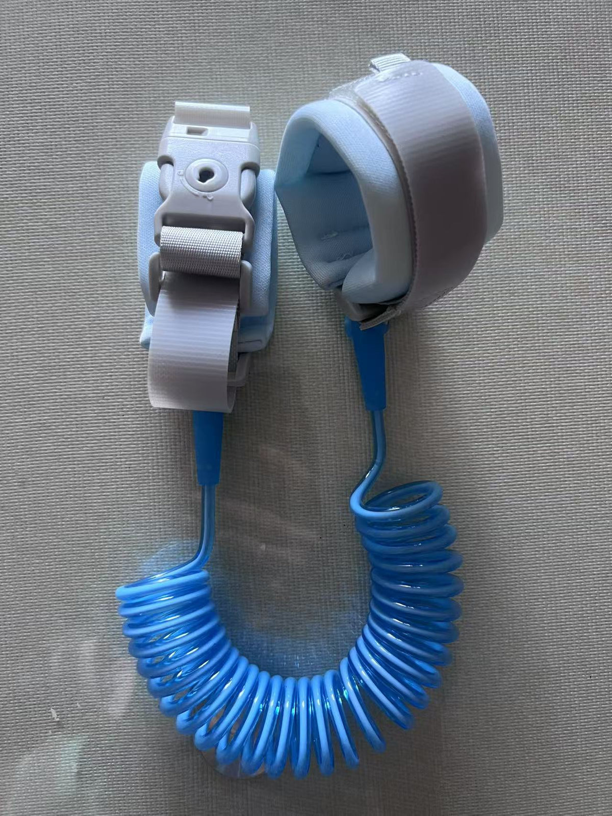 Child safety strap 2.5m with whistle lock – keep toddlers safe while exploring