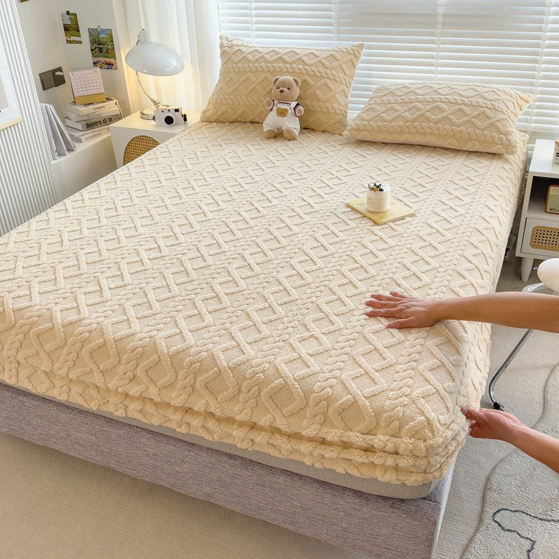 Fleece Fitted Sheet + Free 2 Pillowcases
