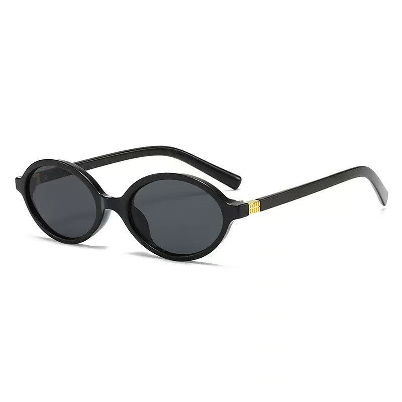 Retro oval sunglasses with UV400 protection – vintage 90s and Y2K style