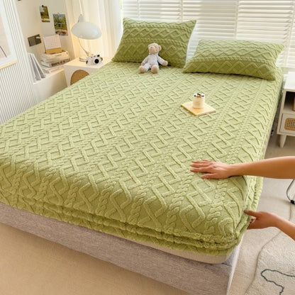 Fleece Fitted Sheet + Free 2 Pillowcases